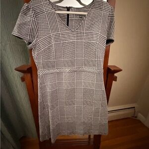 Sharagano Black and White Checked Short-Sleeve Shirt